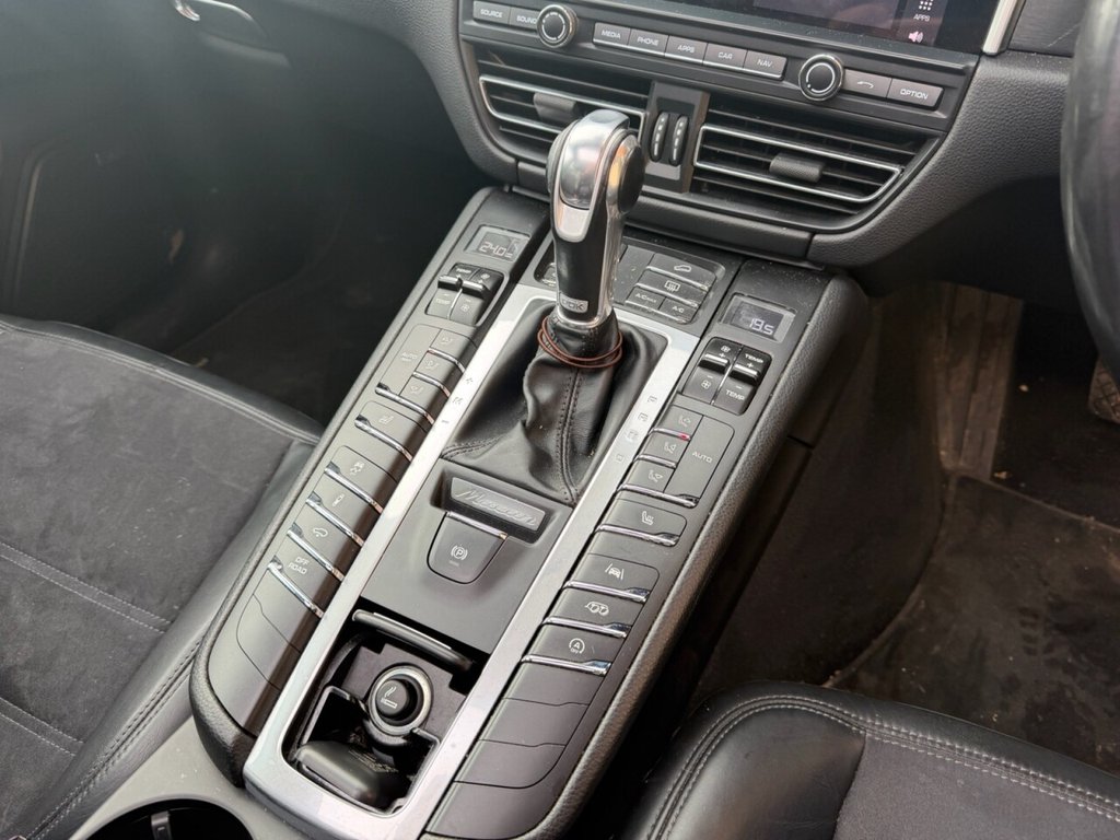 Used Porsche Macan 2020 for sale - 77547563: Photo 19