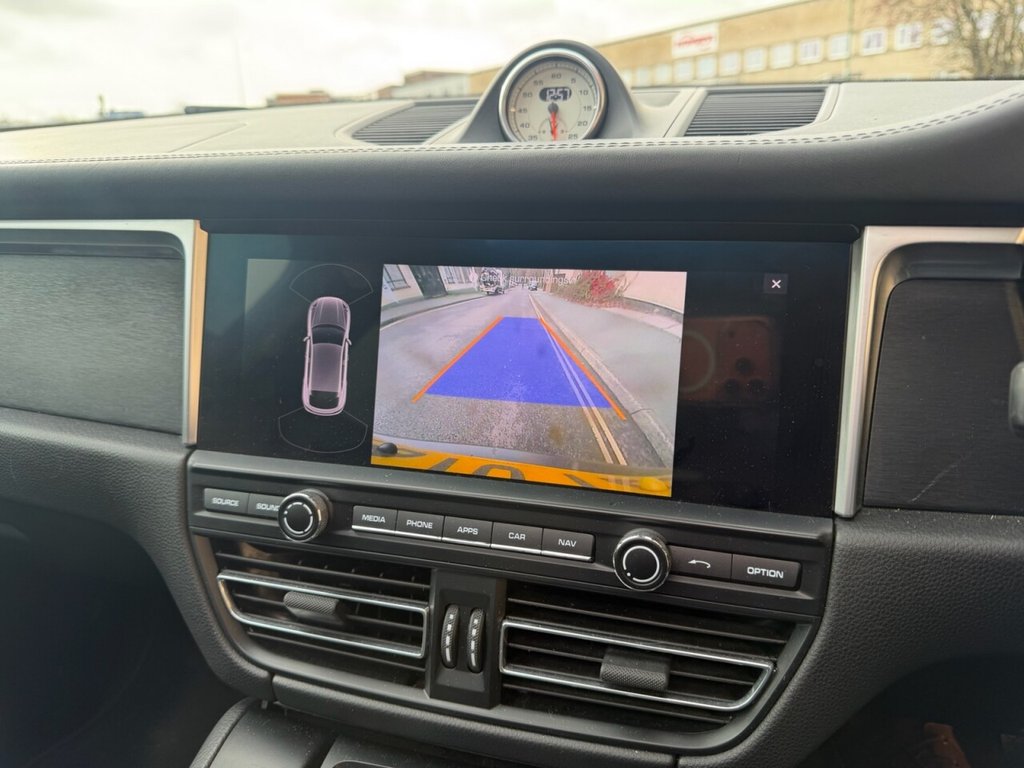 Used Porsche Macan 2020 for sale - 77547563: Photo 21