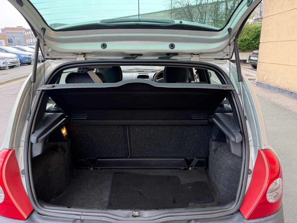 Used Renault Clio 2004 for sale - 77805889: Photo 6