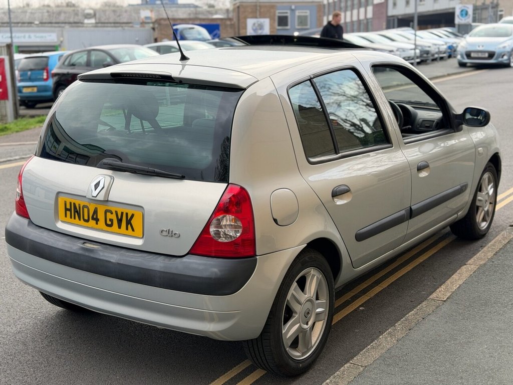 Used Renault Clio 2004 for sale - 77805889: Photo 8