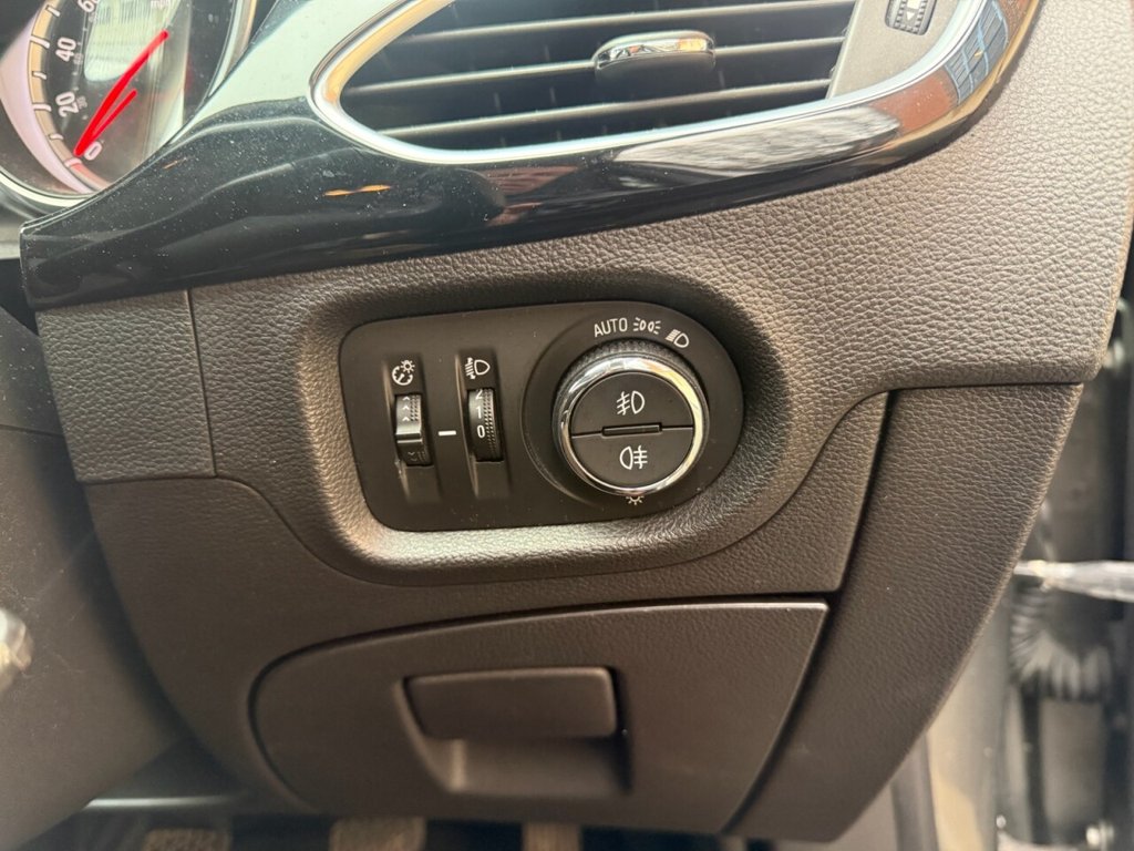 Used Vauxhall Astra 2017 for sale - 77692699: Photo 21