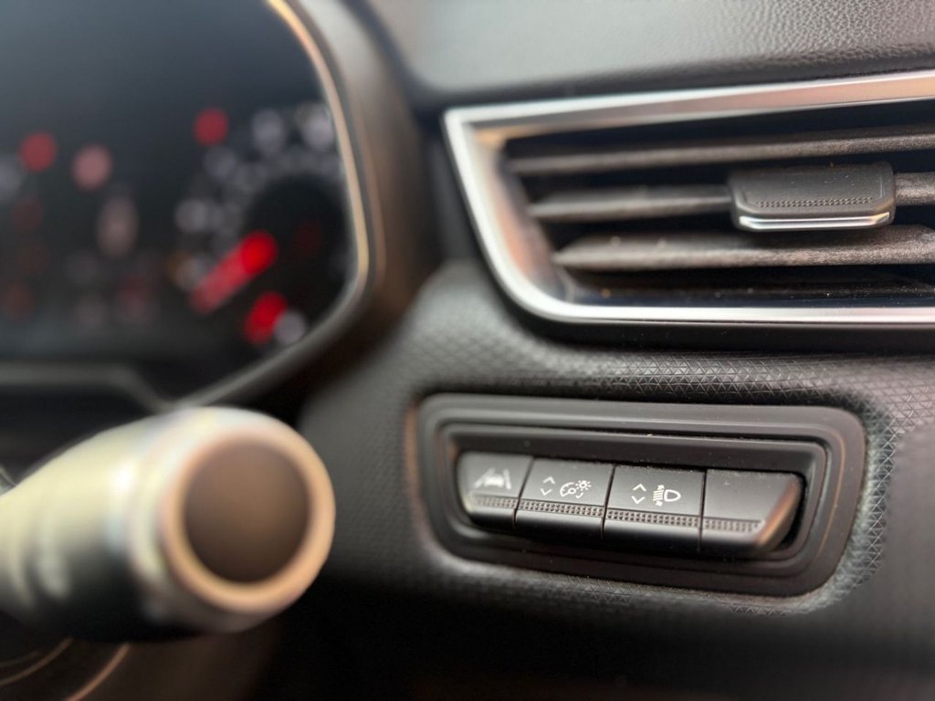 Used Renault Clio 2019 for sale - 76740644: Photo 16