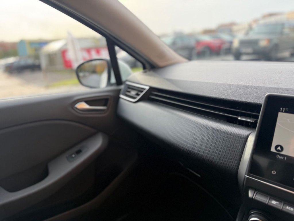 Used Renault Clio 2019 for sale - 76740644: Photo 21