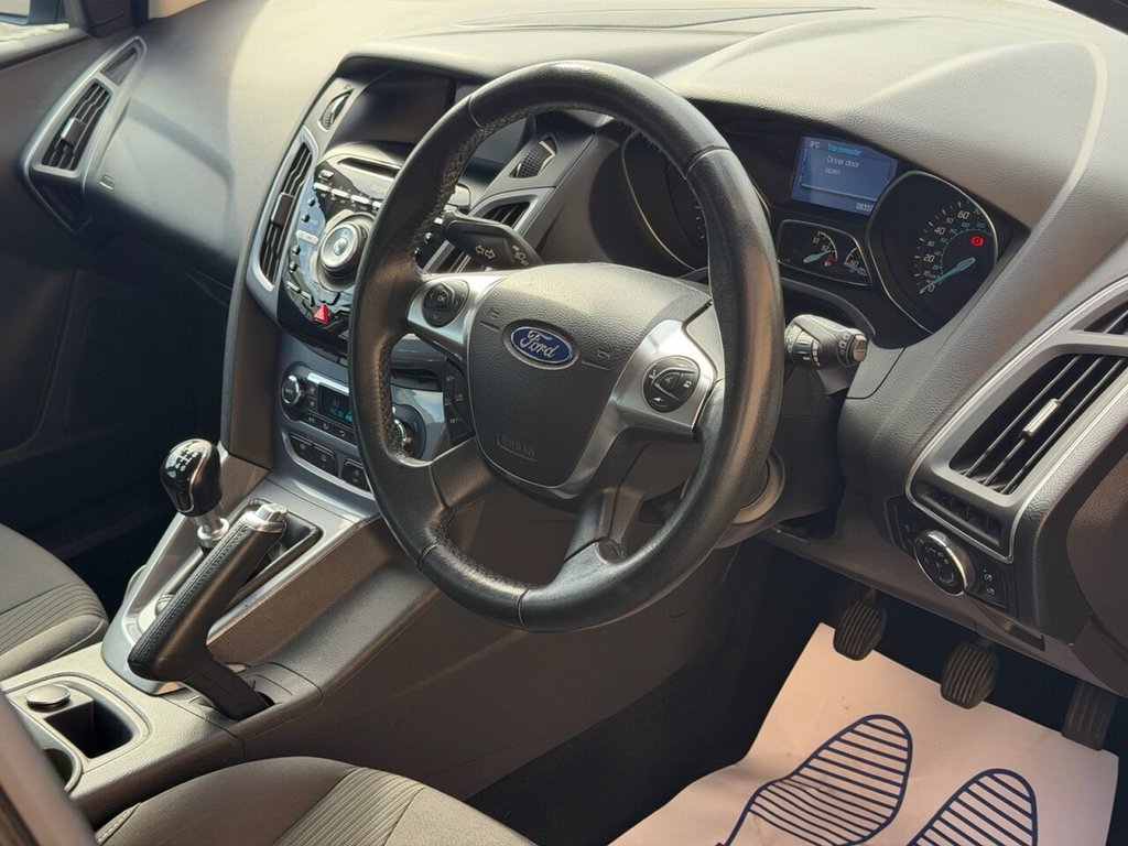 Used Ford Focus 2014 for sale - 77919953: Photo 2