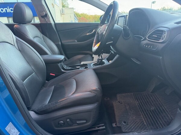 Used Hyundai i30 2018 for sale - 76190768: Photo 2