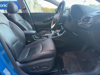 Used Hyundai i30 2018 for sale - 76190768: Photo 2