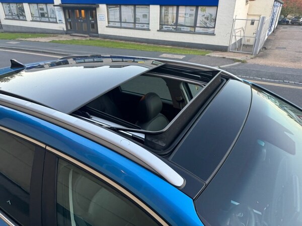 Used Hyundai i30 2018 for sale - 76190768: Photo 3