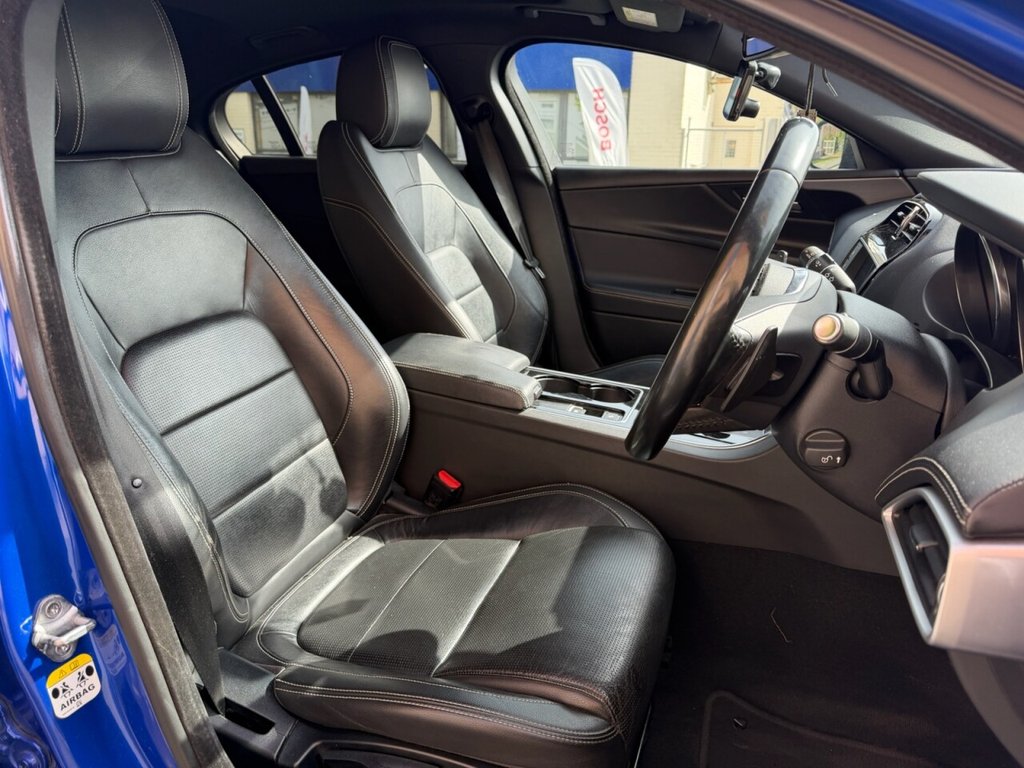 Used Jaguar XE 2017 for sale - 78200593: Photo 2