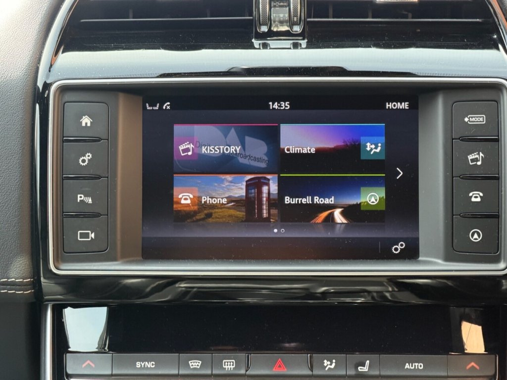 Used Jaguar XE 2017 for sale - 78200593: Photo 9