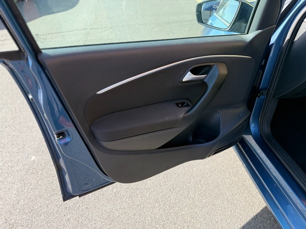 Used Volkswagen Polo 2015 for sale - 77765557: Photo 12