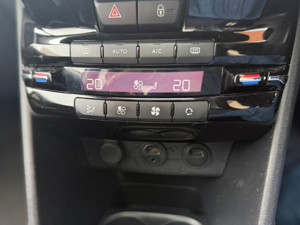 Used Peugeot 208 2013 for sale - 77421870: Photo 14