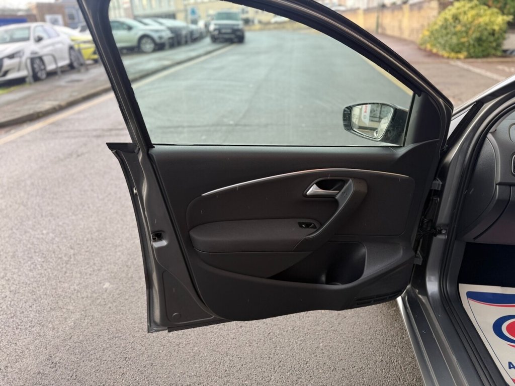 Used Volkswagen Polo 2015 for sale - 76841437: Photo 19