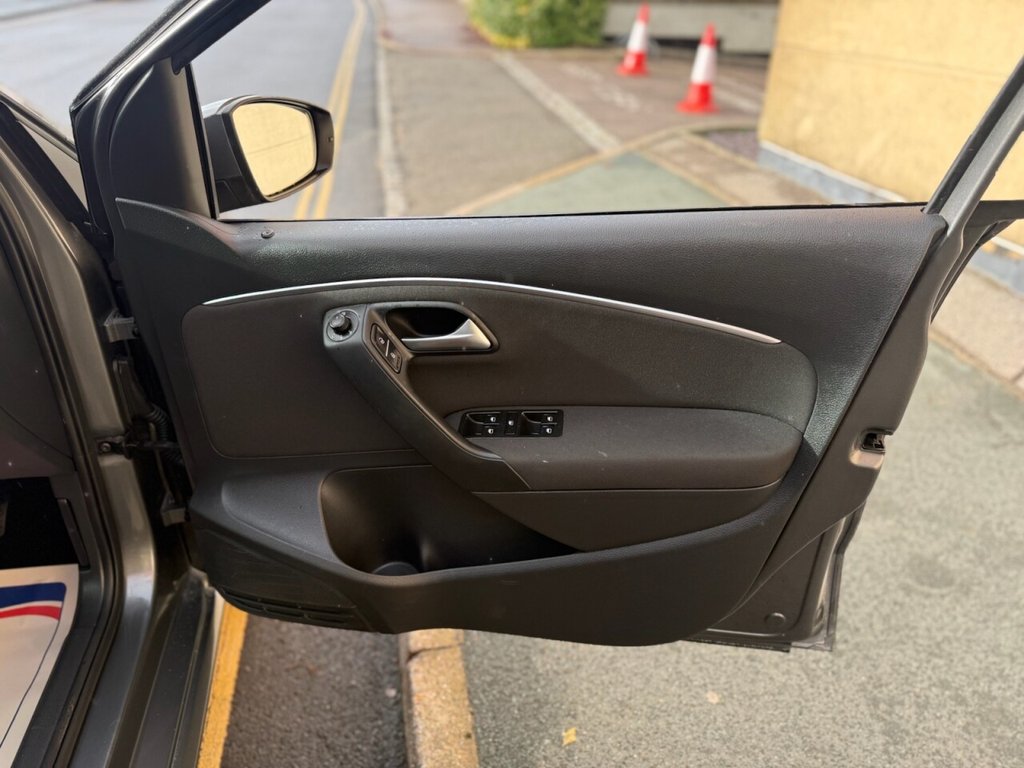 Used Volkswagen Polo 2015 for sale - 76841437: Photo 27