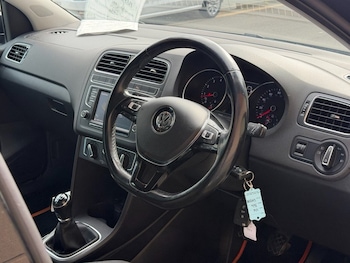 Used Volkswagen Polo 2017 for sale - 78619089: Photo