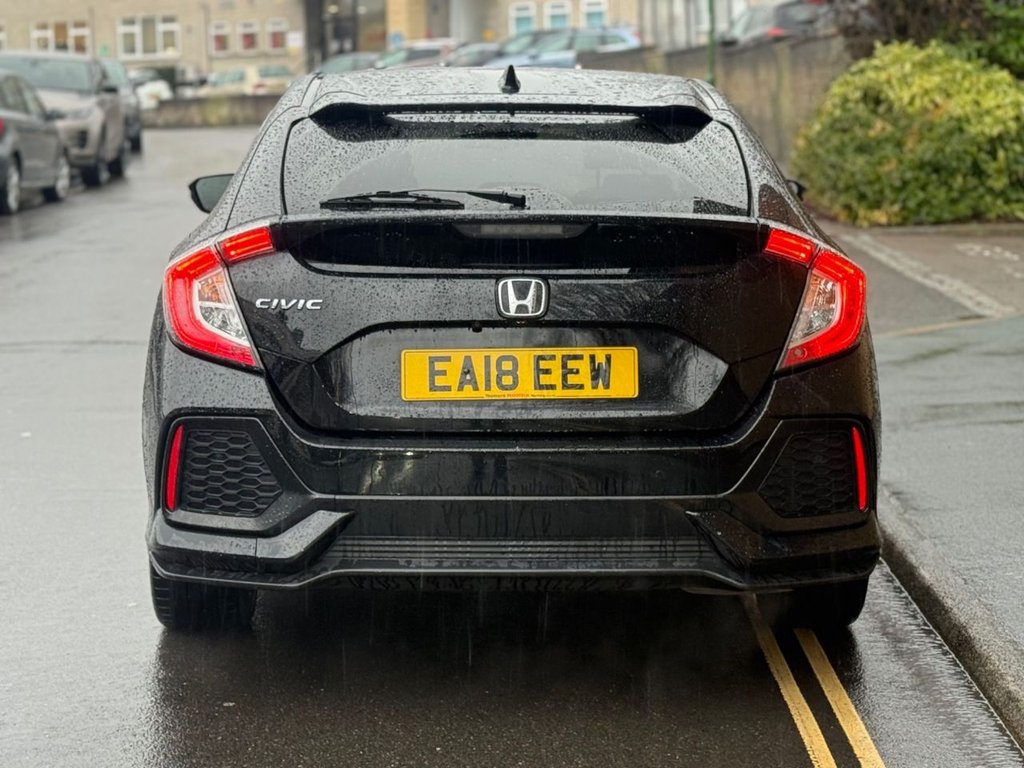 Used Honda Civic 2018 for sale - 77250235: Photo 4