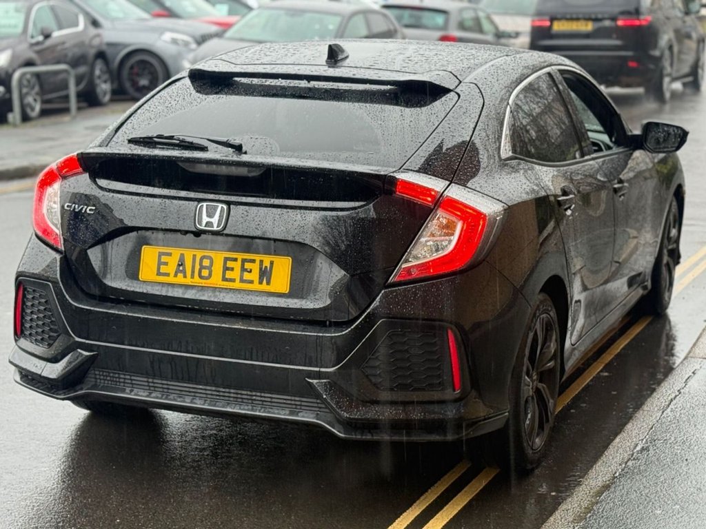 Used Honda Civic 2018 for sale - 77250235: Photo 5