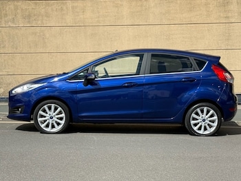 Used Ford Fiesta 2015 for sale - 79603610: Photo