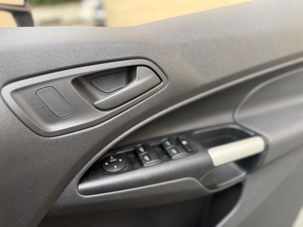 Used Ford Tourneo Connect 2017 for sale - 77885073: Photo 19