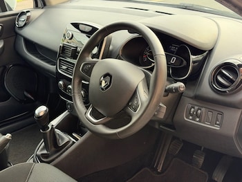 Used Renault Clio 2019 for sale - 78619559: Photo