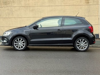 Used Volkswagen Polo 2014 for sale - 76429926: Photo