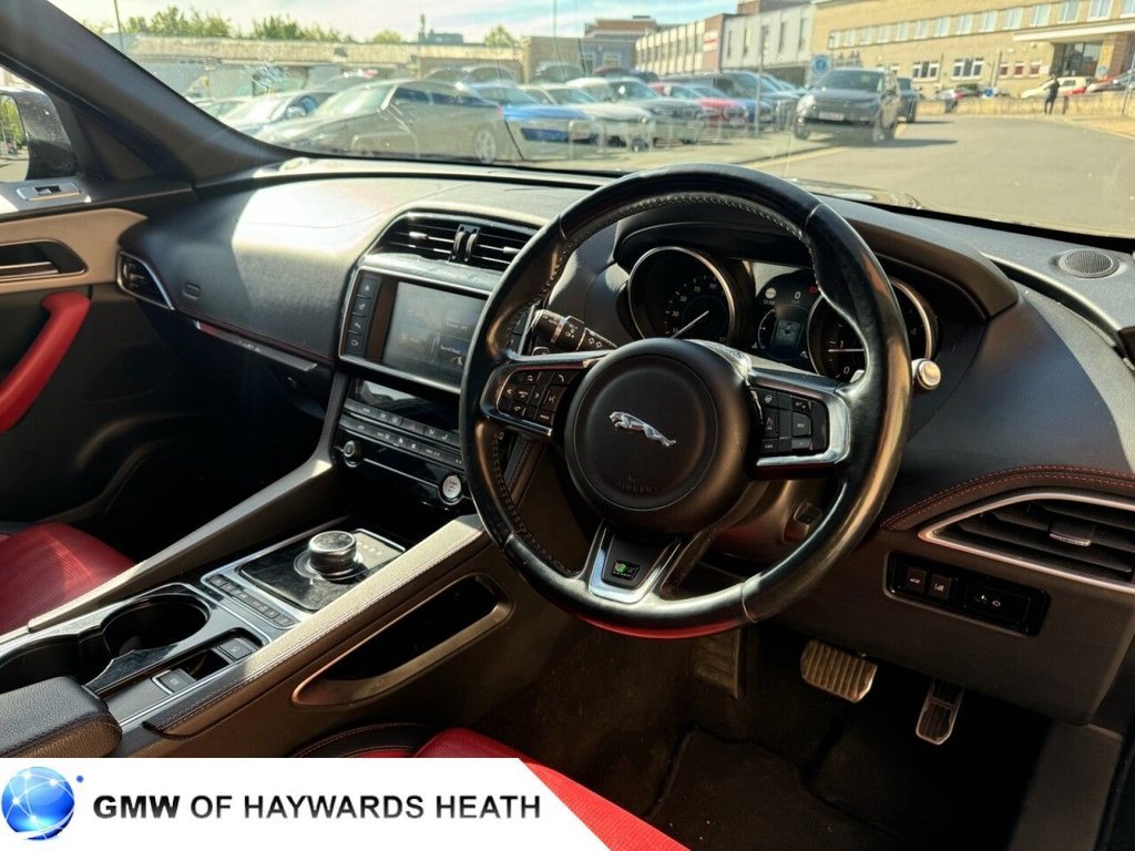 Used Jaguar F-Pace 2016 for sale - 76068983: Photo 11