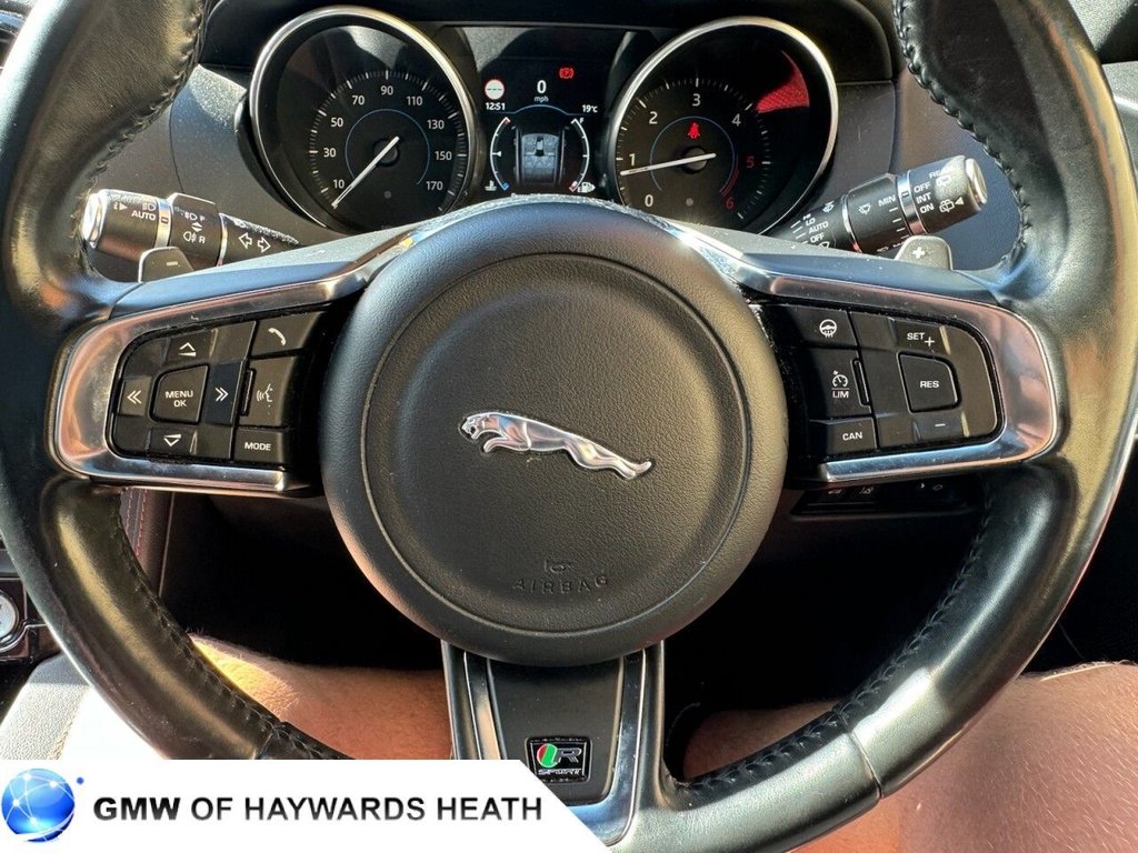 Used Jaguar F-Pace 2016 for sale - 76068983: Photo 12