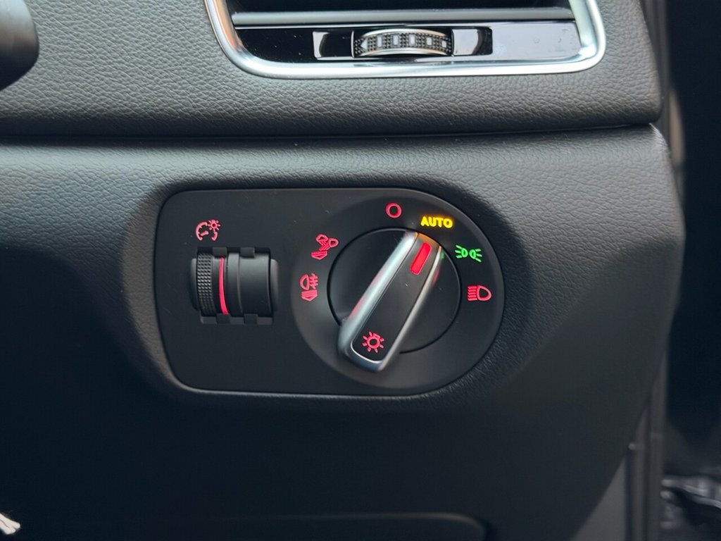 Used Audi Q3 2017 for sale - 76642628: Photo 15