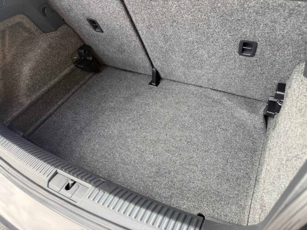 Used Volkswagen Polo 2015 for sale - 77703742: Photo 18