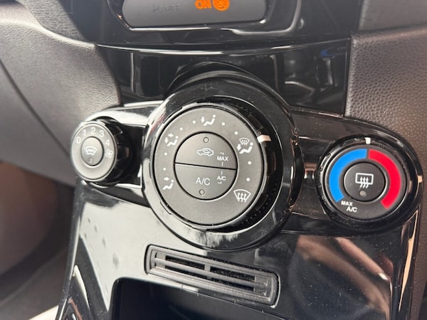 Used Ford Fiesta 2014 for sale - 76304334: Photo 19