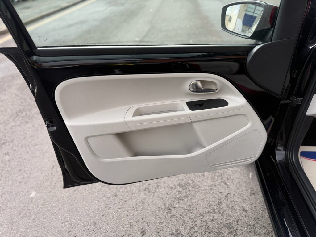 Used Volkswagen up! 2014 for sale - 77546758: Photo 18