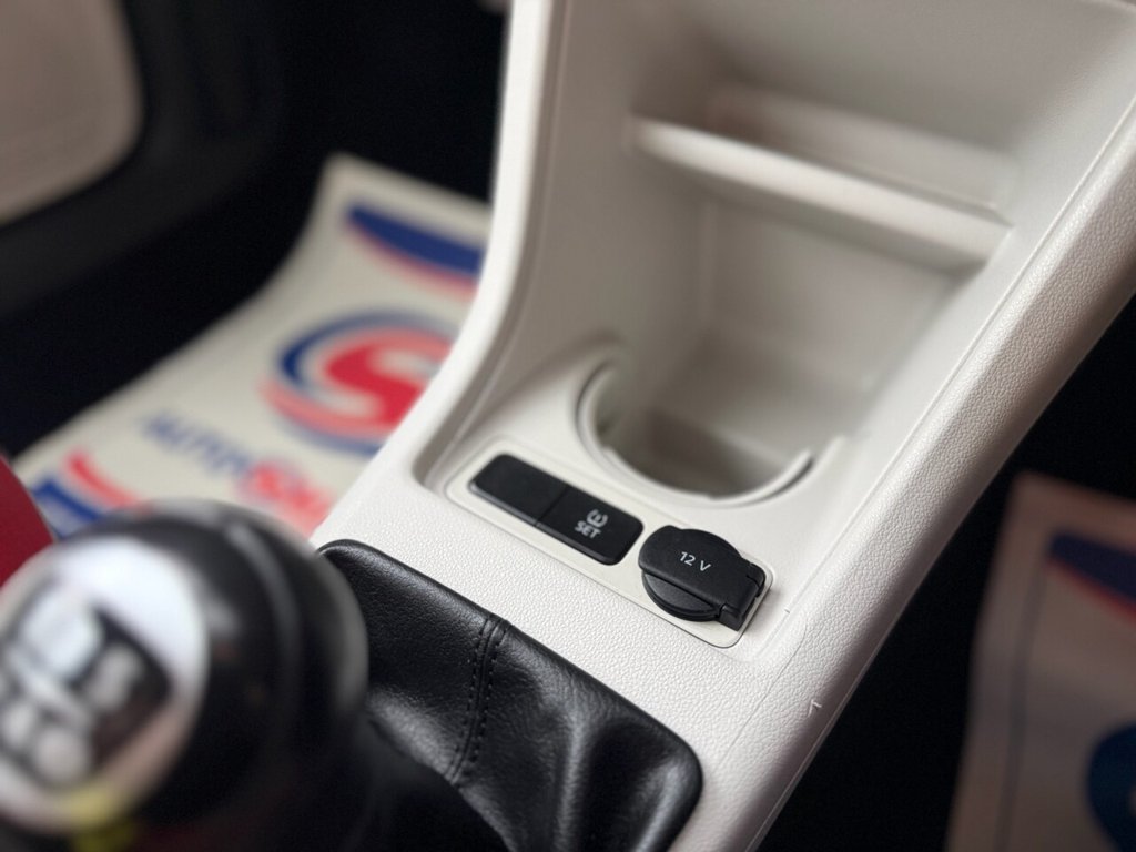 Used Volkswagen up! 2014 for sale - 77546758: Photo 37