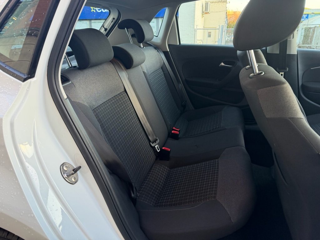 Used Volkswagen Polo 2015 for sale - 77643068: Photo 4