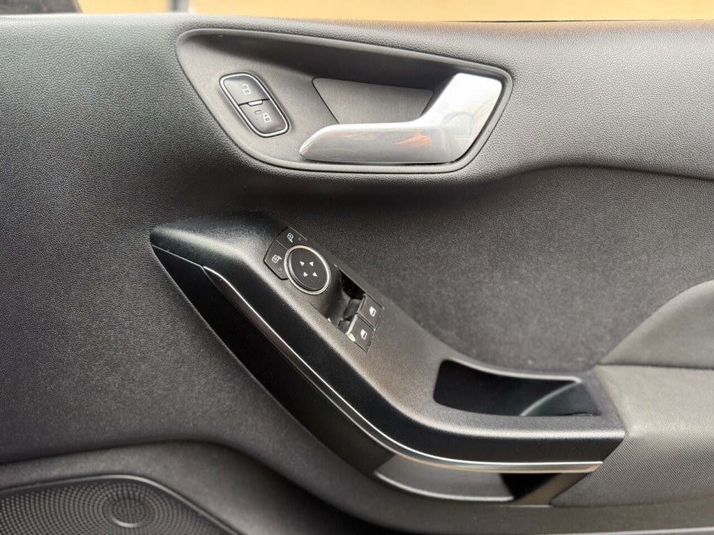 Used Ford Fiesta 2018 for sale - 77680729: Photo 18