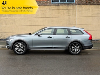Used Volvo V90 Cross Country 2018 for sale - 78943468: Photo