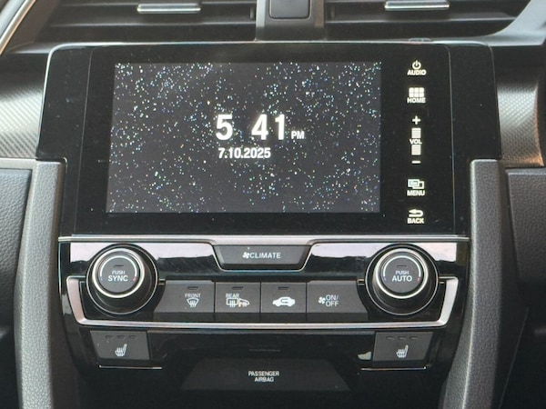 Used Honda Civic 2018 for sale - 76223961: Photo 11