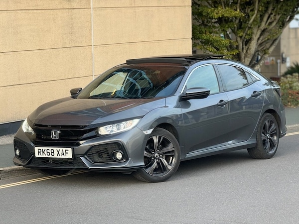 Used Honda Civic 2018 for sale - 76223961: Photo 1