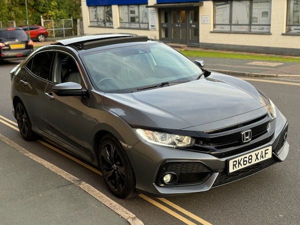 Used Honda Civic 2018 for sale - 76223961: Photo 2