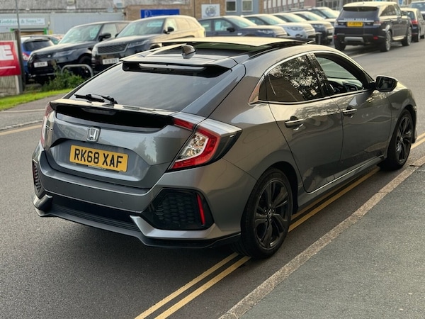 Used Honda Civic 2018 for sale - 76223961: Photo 4