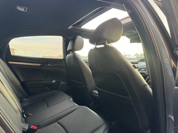 Used Honda Civic 2018 for sale - 76223961: Photo 7