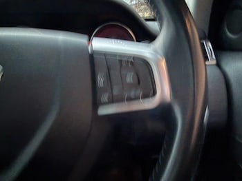 Used Land Rover Discovery Sport 2015 for sale - 76642779: Photo