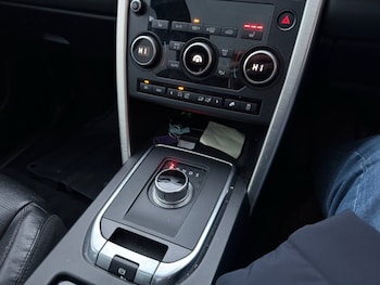 Used Land Rover Discovery Sport 2015 for sale - 76642779: Photo