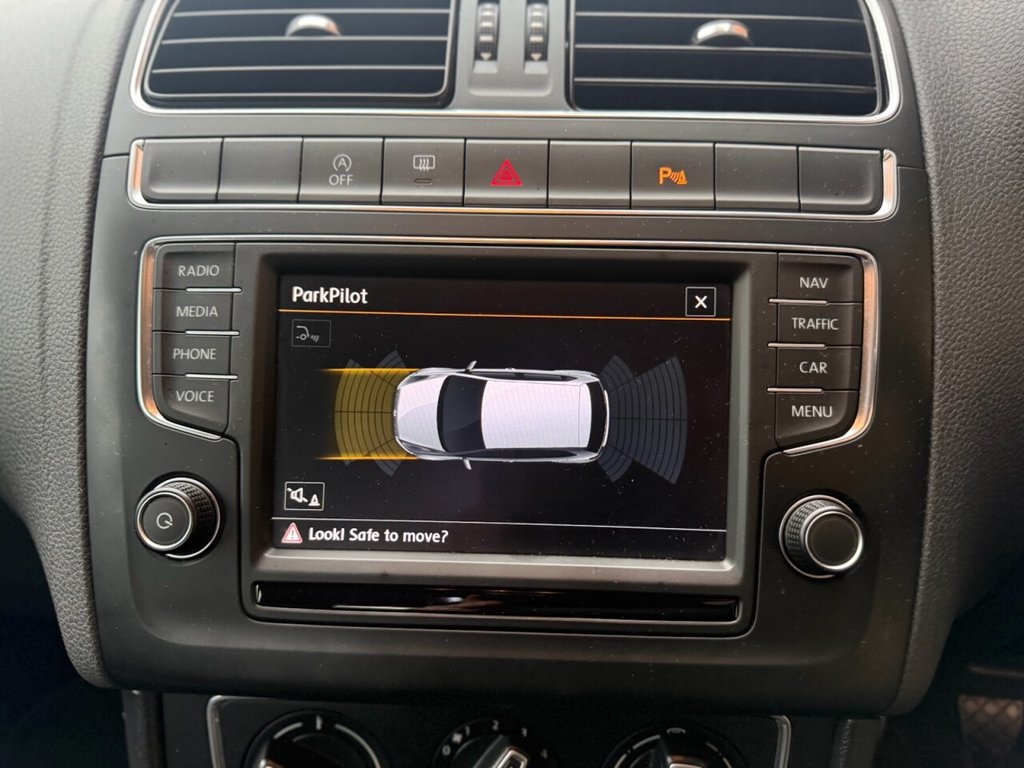 Used Volkswagen Polo 2015 for sale - 76724968: Photo 16