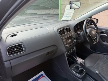 Used Volkswagen Polo 2017 for sale - 79305558: Photo