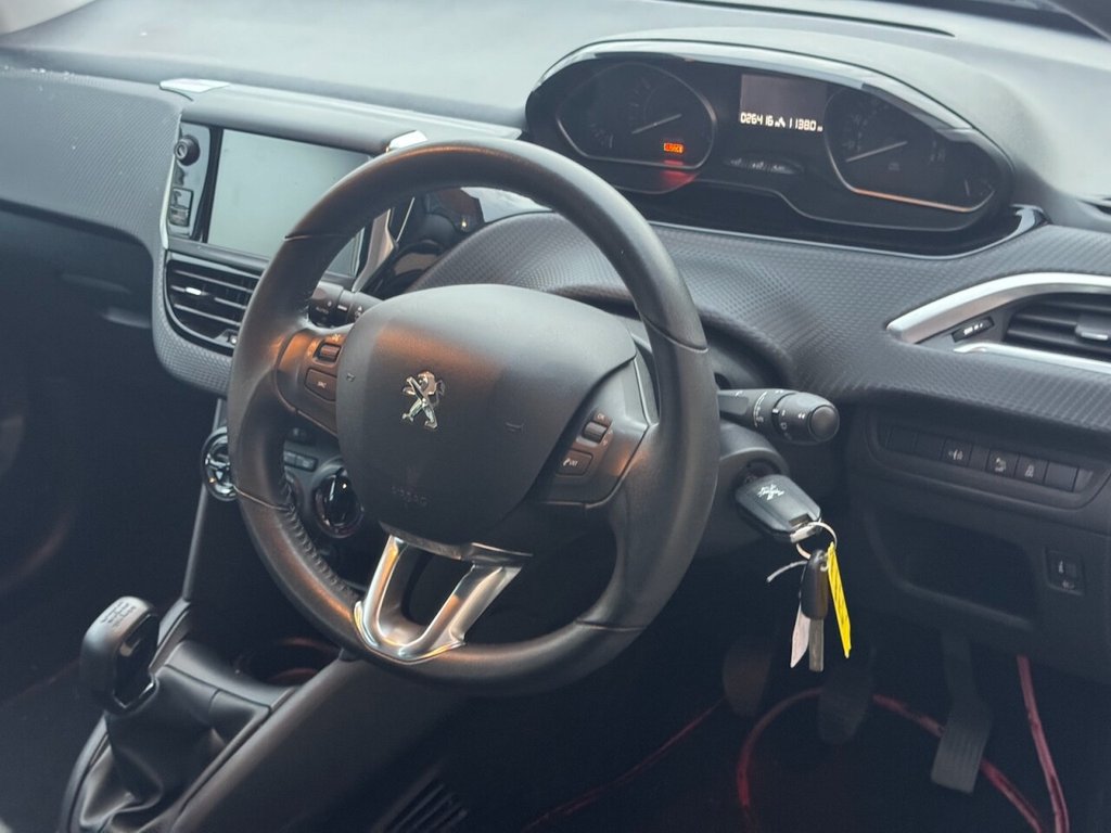 Used Peugeot 208 2015 for sale - 76417788: Photo 4