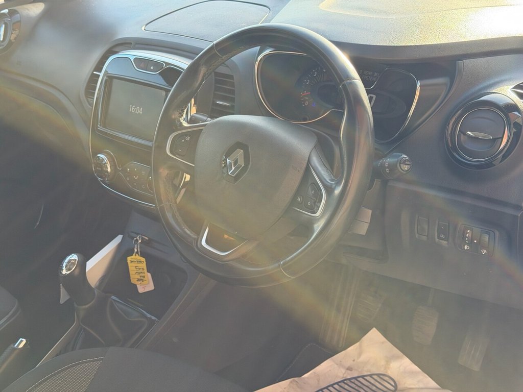 Used Renault Captur 2017 for sale - 77919955: Photo 2