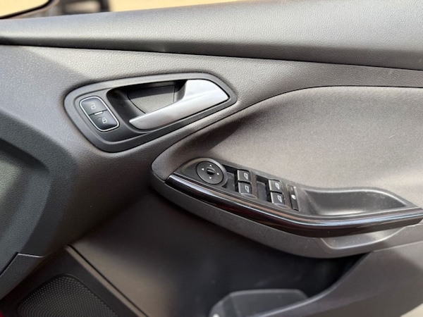 Used Ford Focus 2017 for sale - 74529876: Photo 14