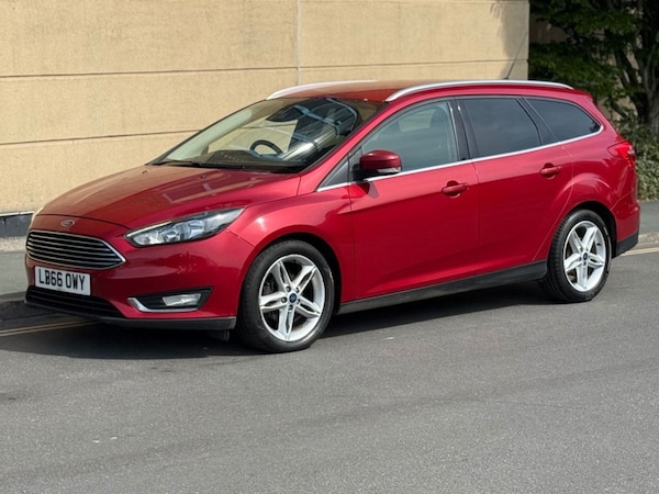 Used Ford Focus 2017 for sale - 74529876: Photo 2