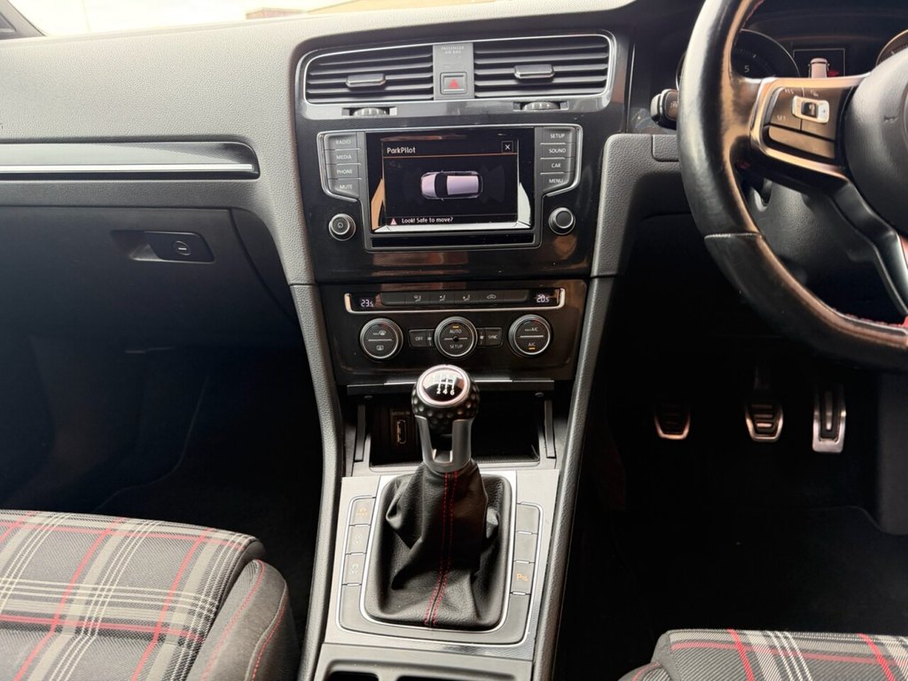 Used Volkswagen Golf 2014 for sale - 76582308: Photo 10