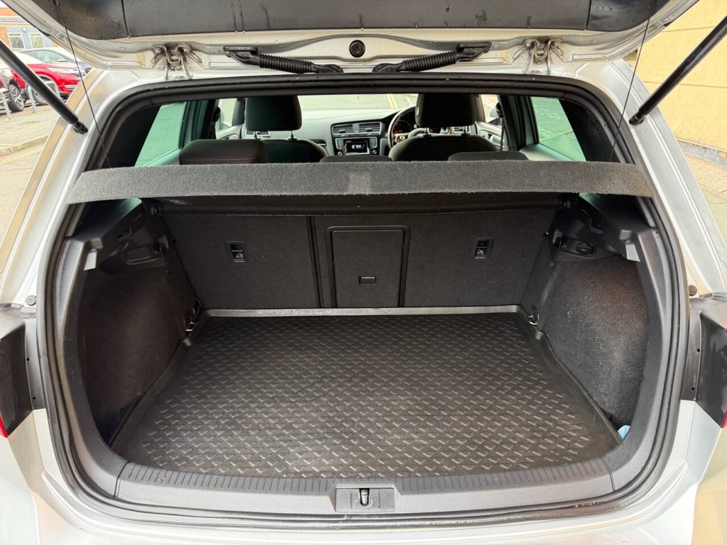 Used Volkswagen Golf 2014 for sale - 76582308: Photo 13