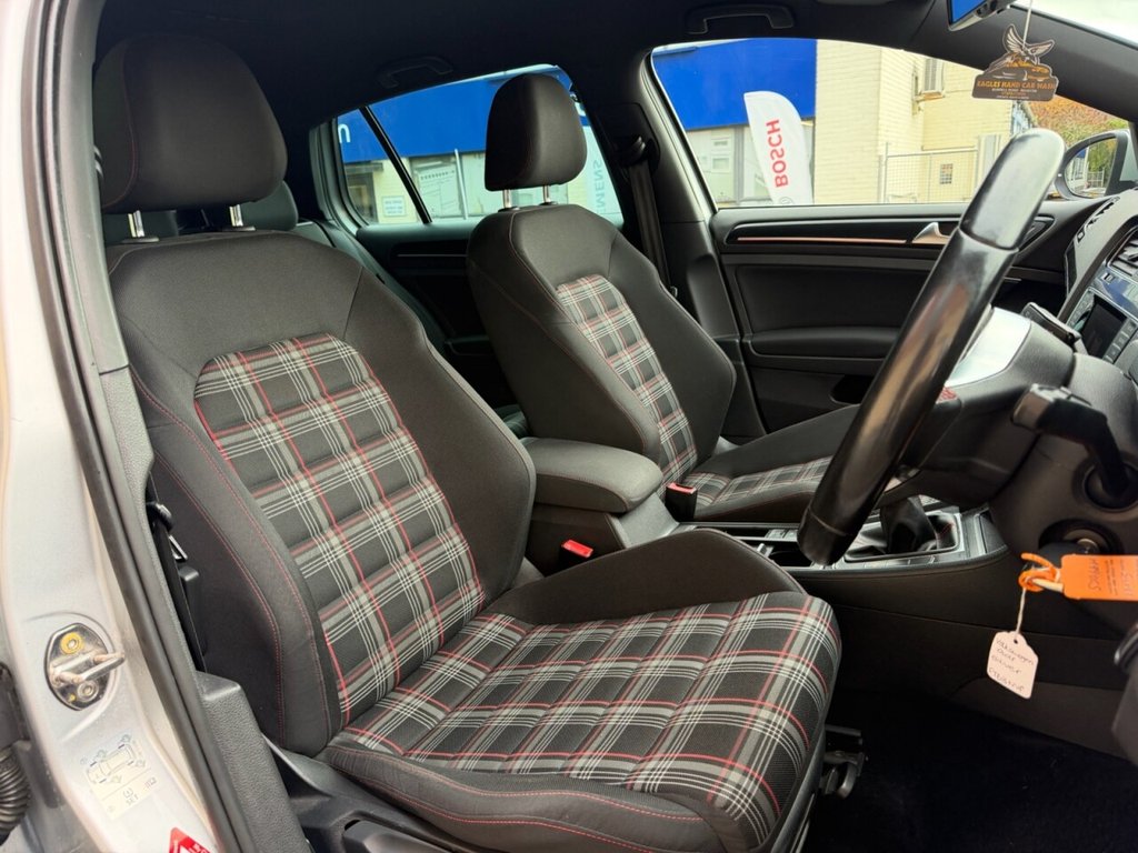 Used Volkswagen Golf 2014 for sale - 76582308: Photo 2